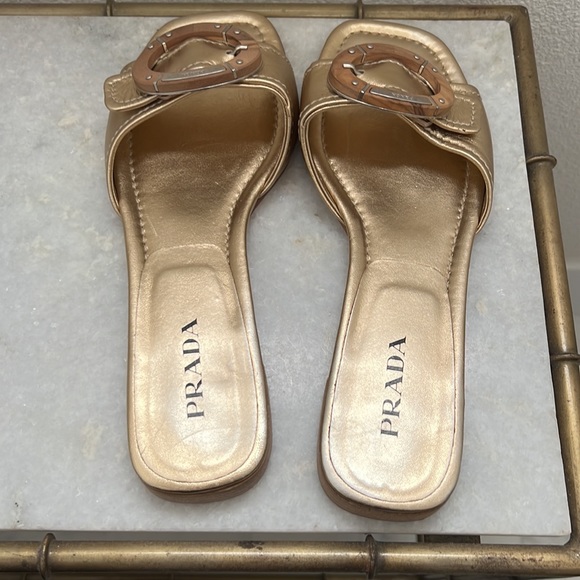 Prada gold flat slides with wood round buckle and silver Prada logo - Picture 6 of 9